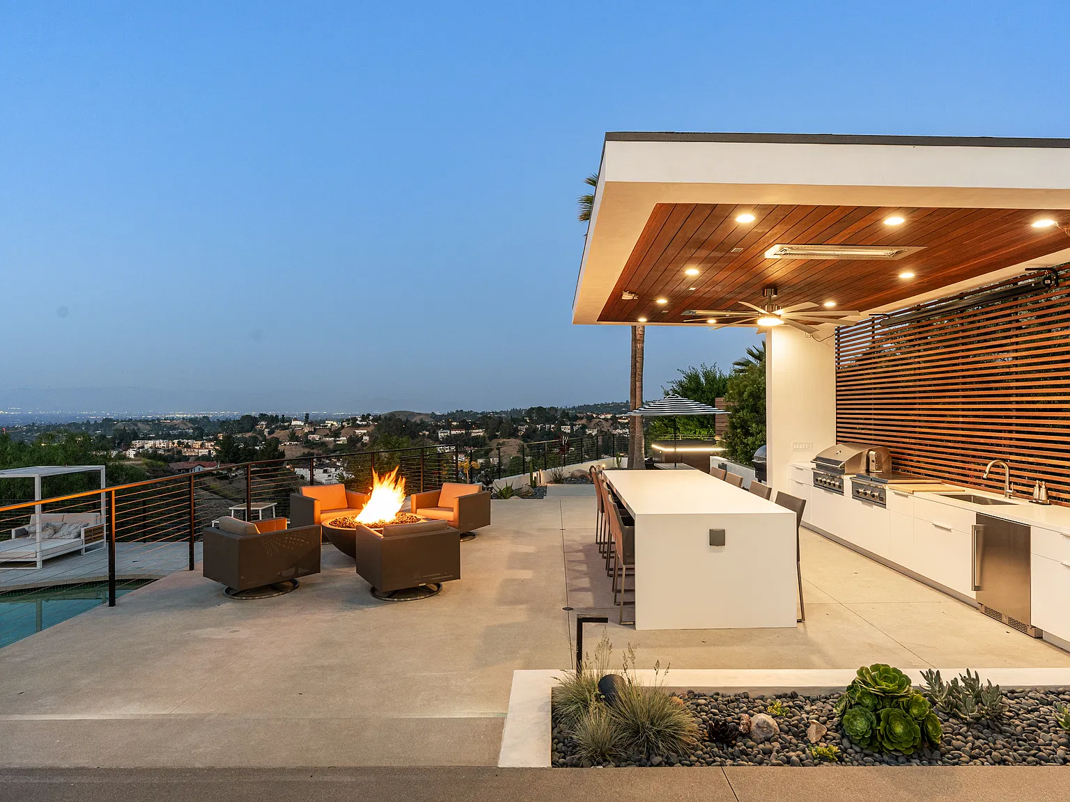 5030 Cerrillos Dr — Photo 2