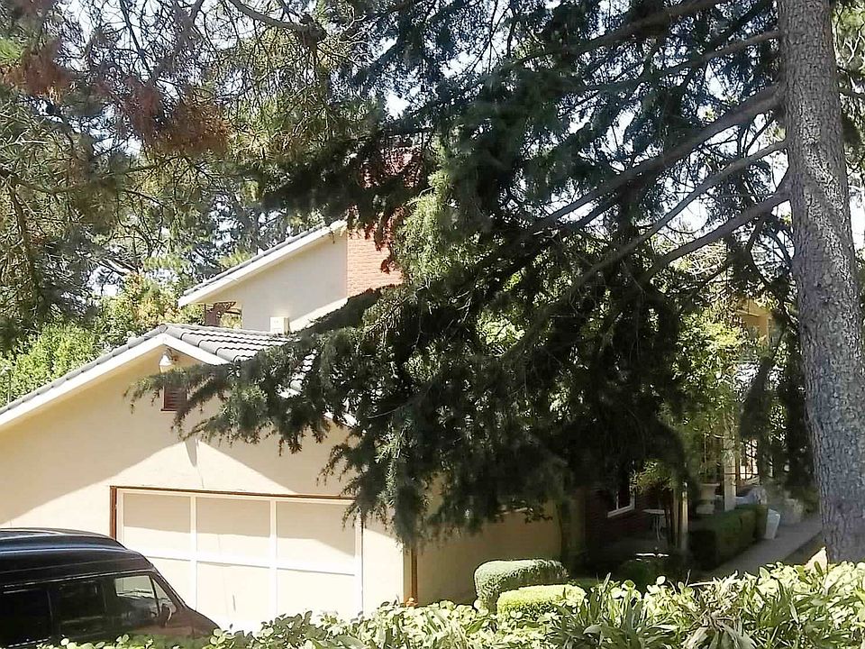 2nd image of 13463 Skyline Blvd