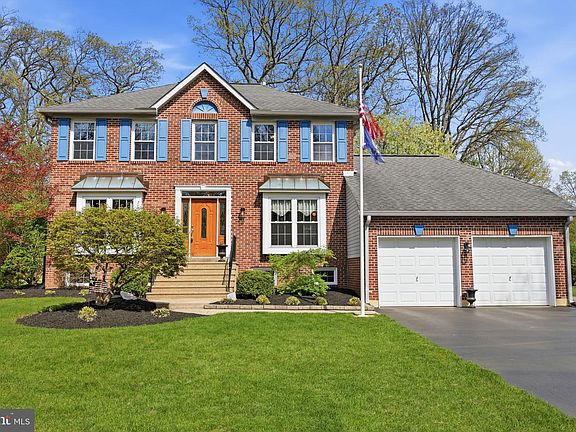 3rd image of 327 Abbey Ln