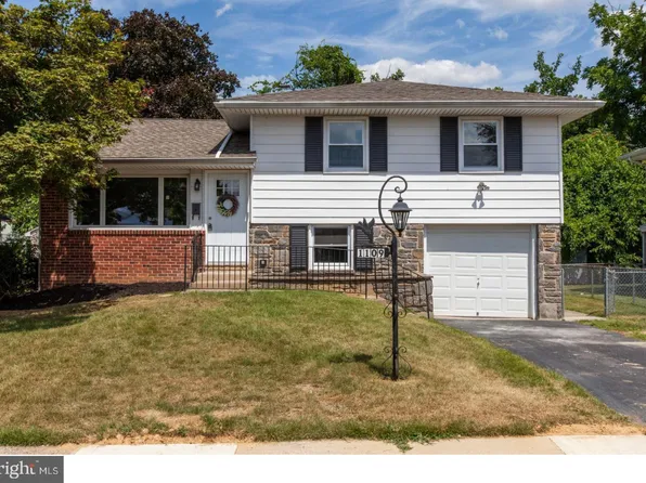 1109 Brookwood Ln, Secane, PA 19018