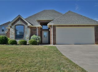 1304 Preston Trail Ct, Granbury, TX 76048