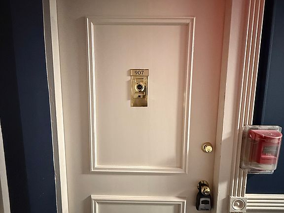2nd image of 1030 E Lancaster Ave APT 907