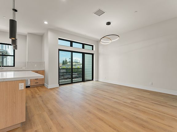 4th image of 1048 Tartan Ln