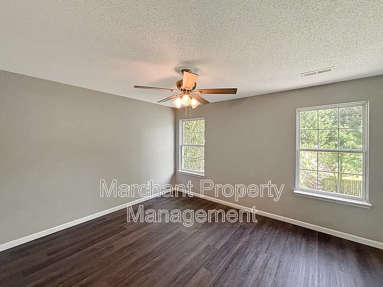110 Golden Crest Ct — Photo 16