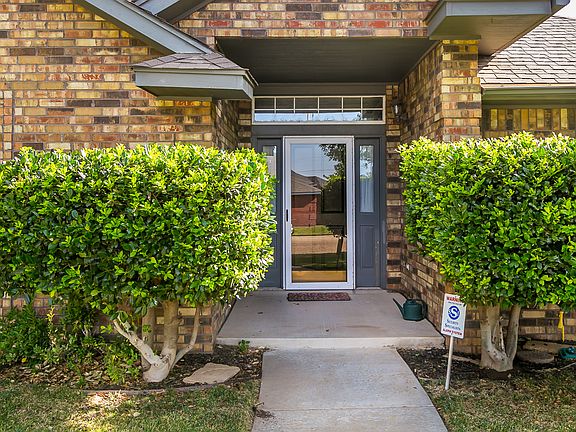 2nd image of 6807 Zapata Ln