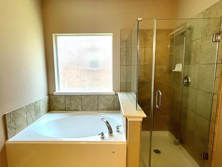 6326 Bennington Springs Dr — Photo 16