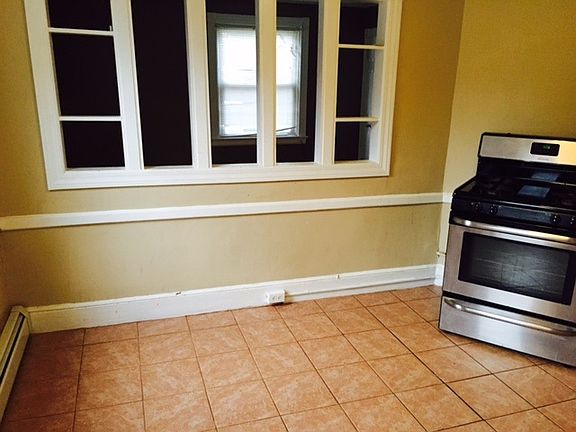 3rd image of 30 Blackamore Ave