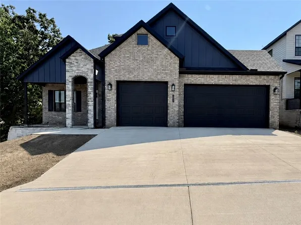 2552 N Crossover Rd, Fayetteville, AR 72703