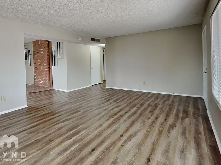 4102 W Camino Acequia — Photo 6