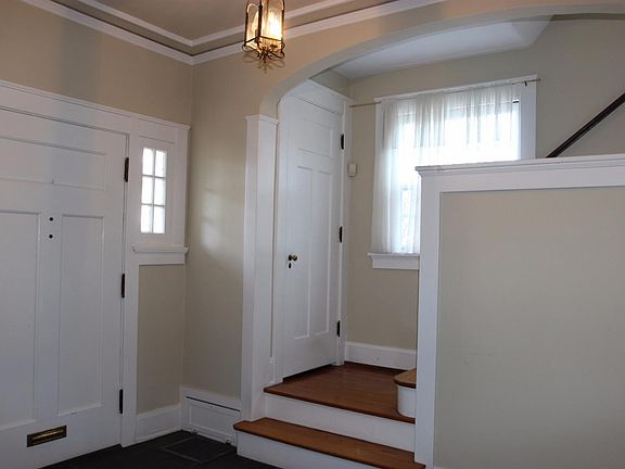 5th image of 2137 Hill Ave