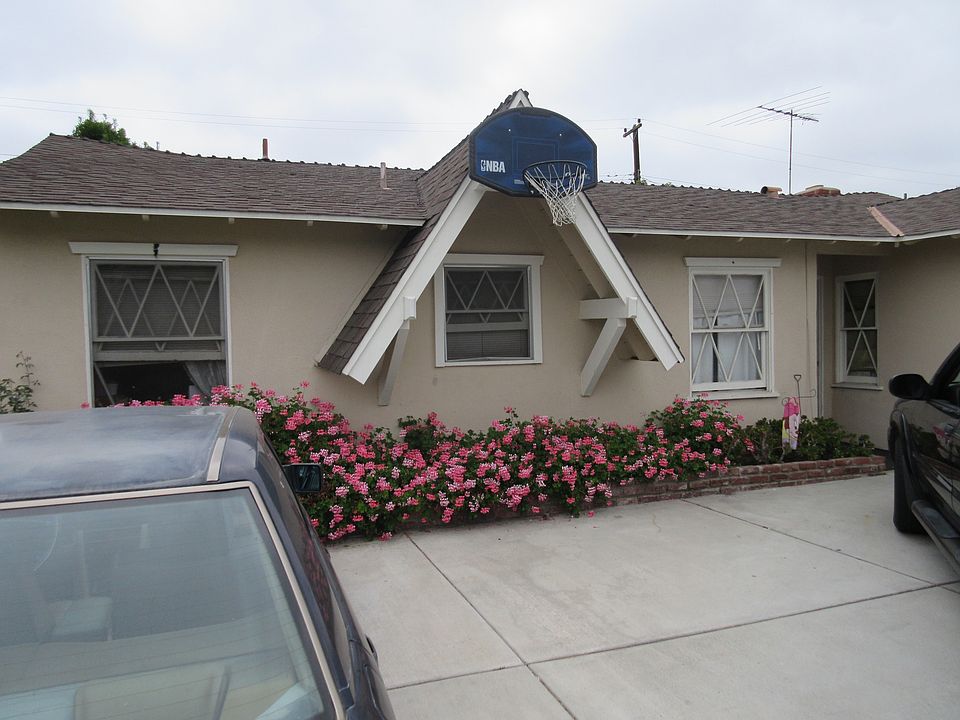 2nd image of 11831 Tunstall St