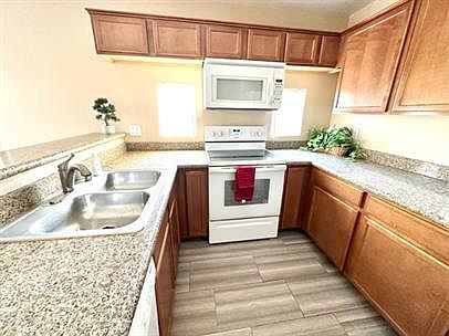 2nd image of 2130 Sealion Dr Unit 205