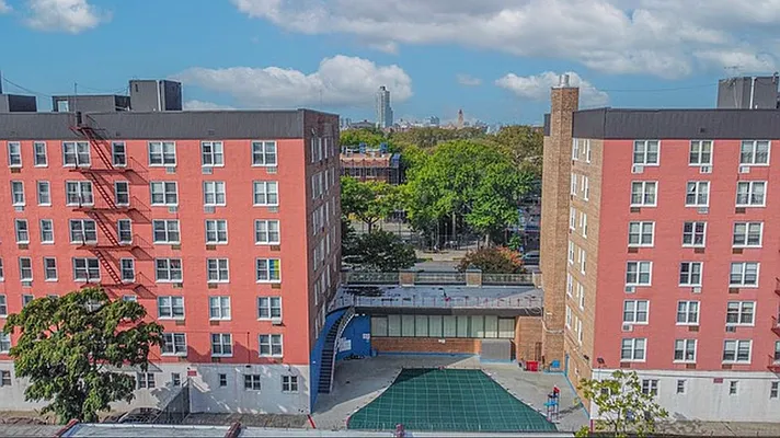 Sold by Remax Edge | media 19