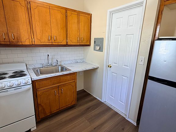 2nd image of 158 Fountain St #2E2