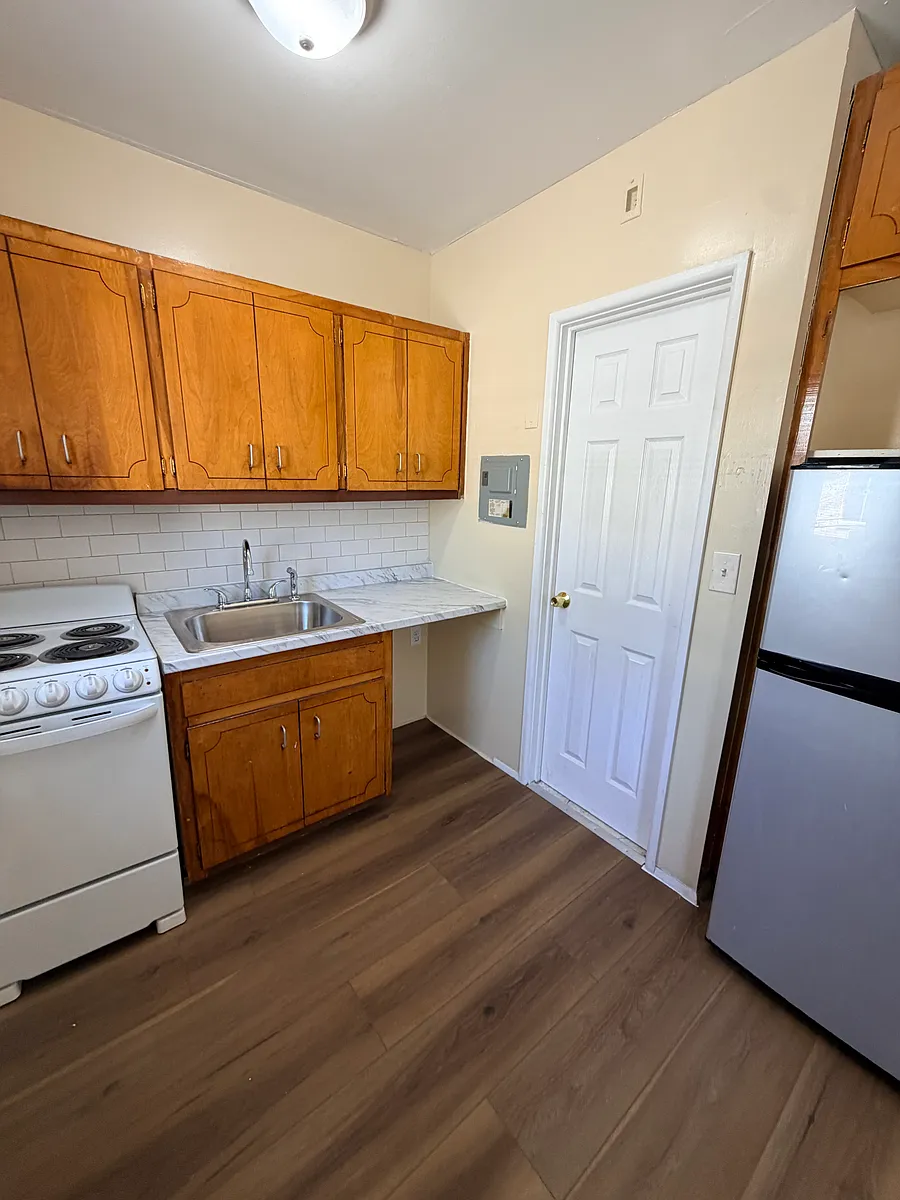 Building Photo - 158 Fountain St #2E2