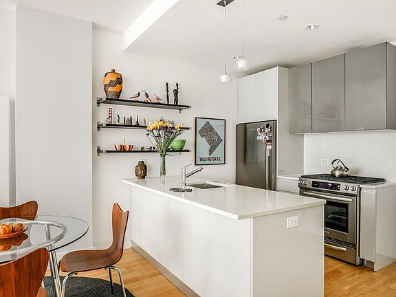 4th image of 226 50th Ave APT 6G