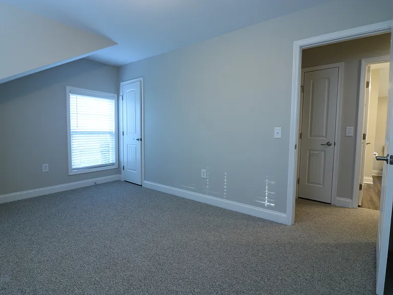 383 E Woodland Dr — Photo 17