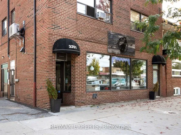 3261A Lake Shore Blvd W #301, Toronto, ON M8V 1M2