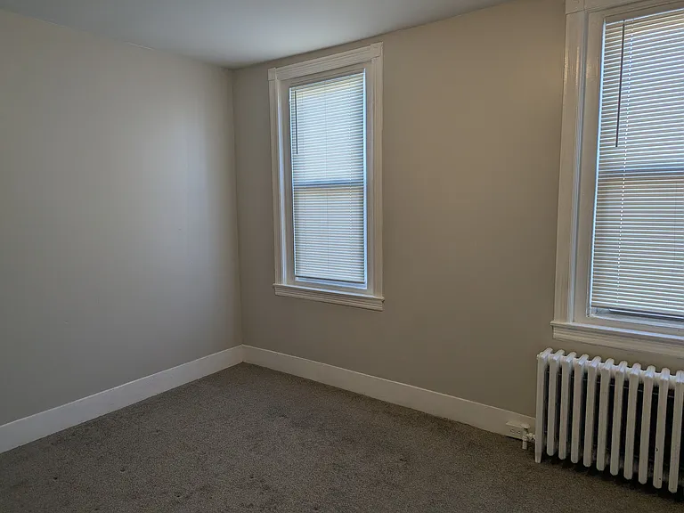 950 N Saint Bernard St — Photo 10