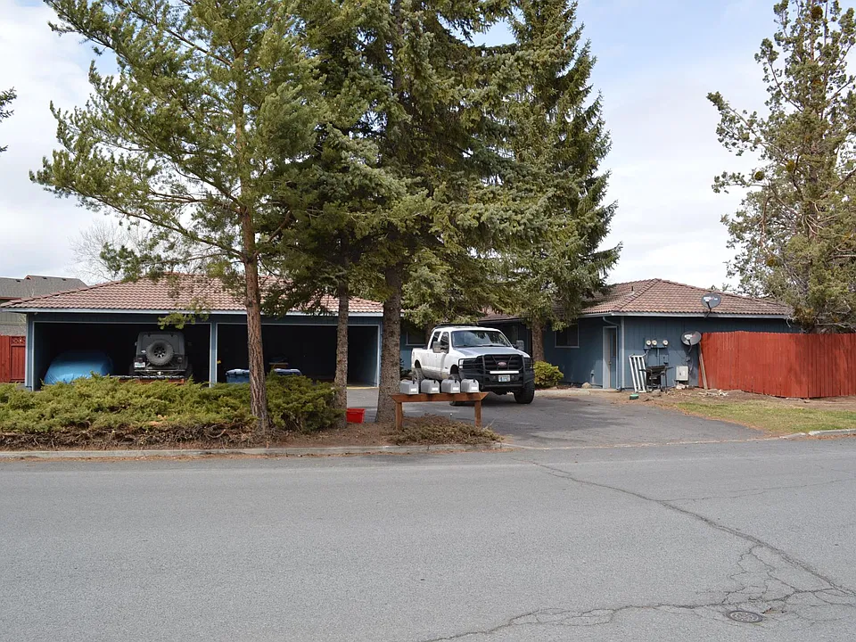 1953 NE Purcell Blvd