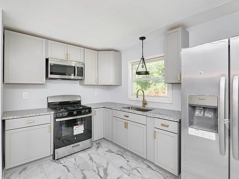 615 Superior Dr — Photo 13