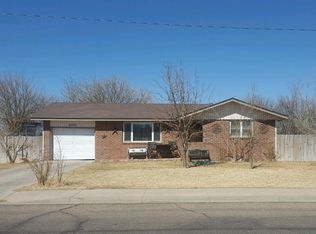 2307 Pawnee Rd, Garden City, KS 67846