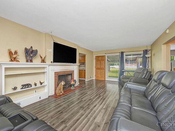 3rd image of 3723 Benninghofen Ave