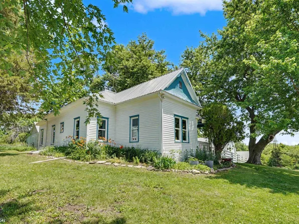 2763 220th St, Fairfield, IA 52556