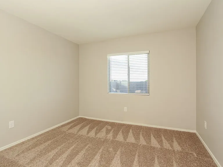 7084 S Victor Dr — Photo 12