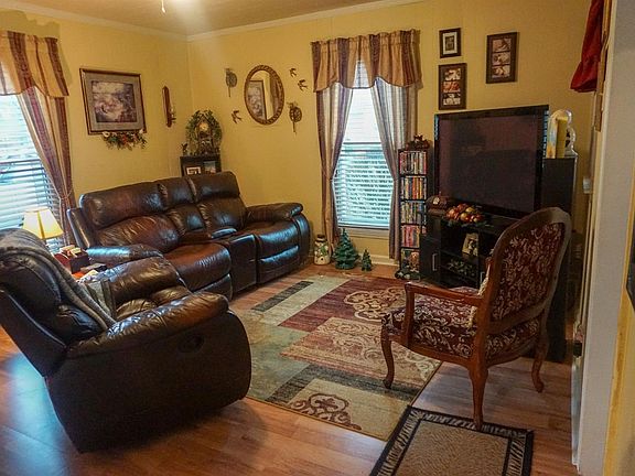 4th image of 118 Bell Ave