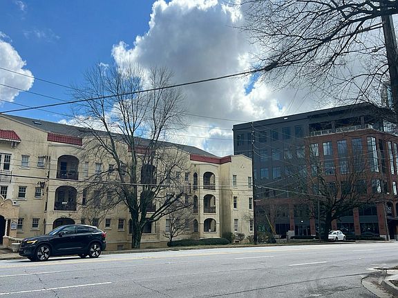 3rd image of 2855 Peachtree Rd #124