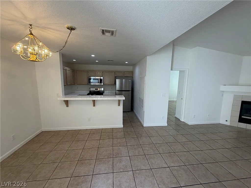 2 bed, 2.0 bath, 1080 sqft, $1,350 — Photo 2