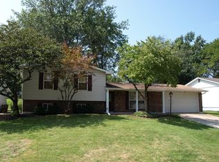 623 Country Lake Dr, Saint Peters, MO 63376