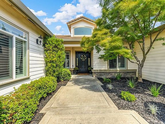 4th image of 8631 Castle Creek Dr