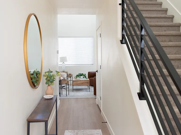 1802 W Drake Ln — Photo 6