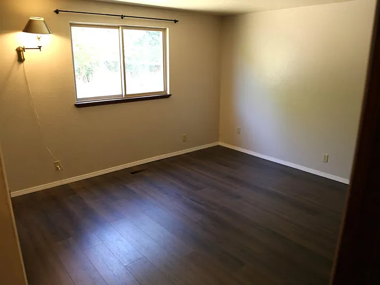 327 Marlon St — Photo 9