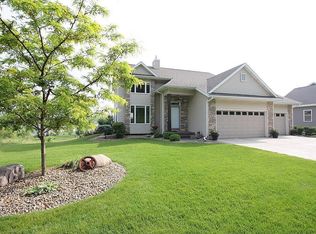 510 Ridge Dr, Mazomanie, WI 53560