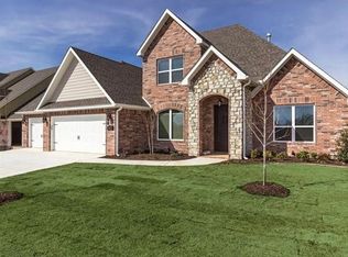 2607 N Glenmoor Dr, Fayetteville, AR 72704