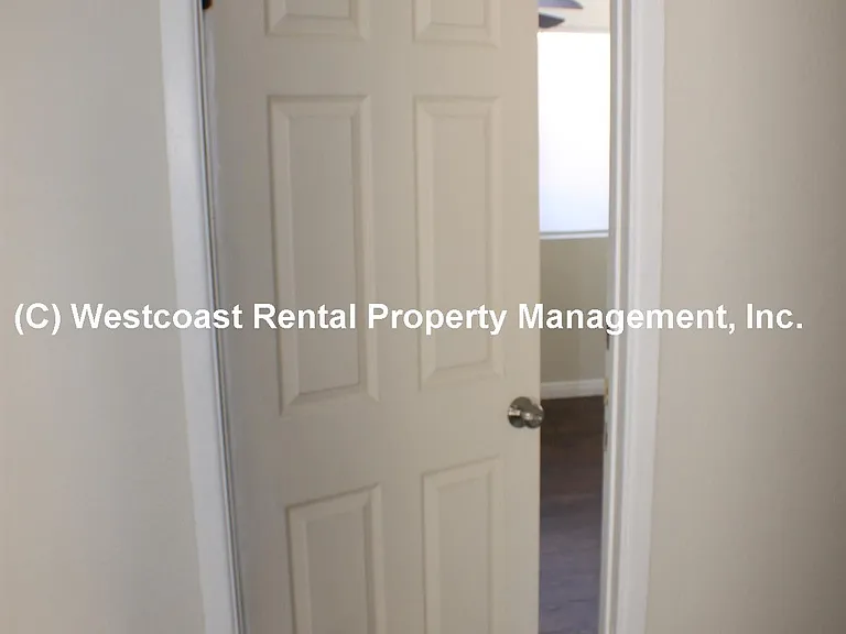 6360 Pacific Ridge Rd — Photo 34
