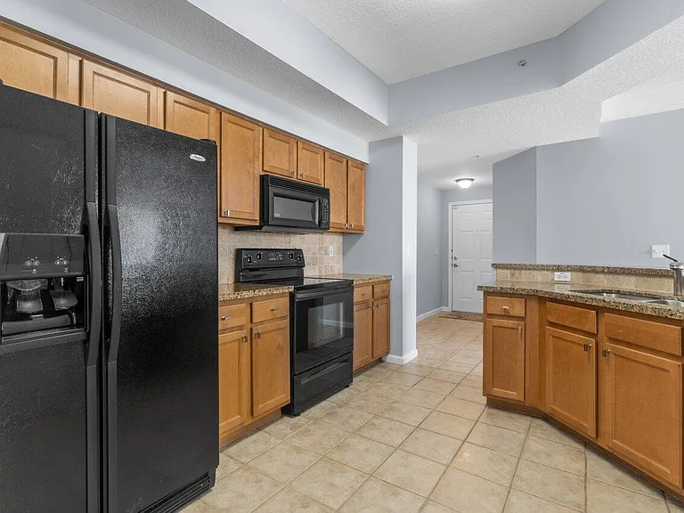 276 Murcia Dr #213 — Photo 6