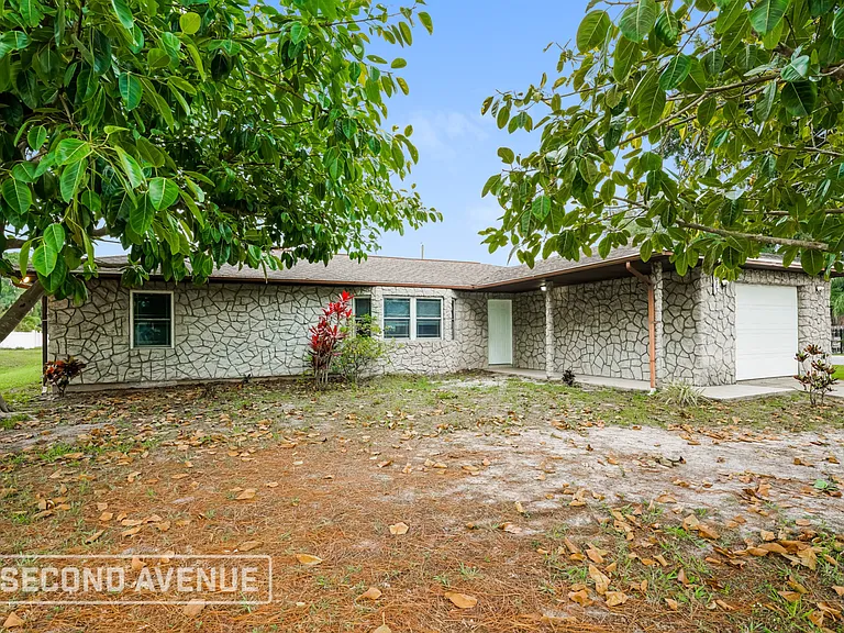 613 Hamm St NW — Photo 2