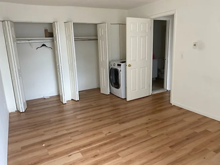 University Park Apartments near Cornell University — Photo 684