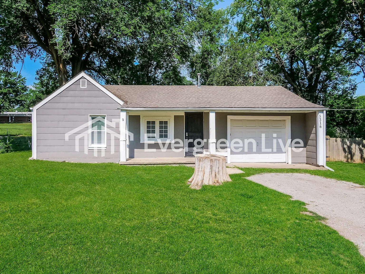 3 bed, 2.0 bath, 1074 sqft, $1,345 — Photo 1
