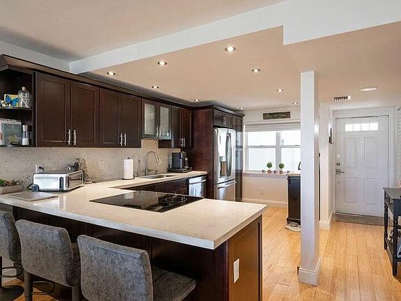 3rd image of 1901 S Roosevelt Blvd APT 204N