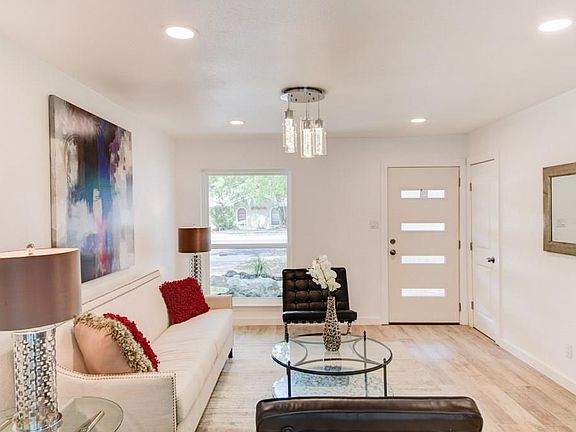 5th image of 2619 Berkett Dr