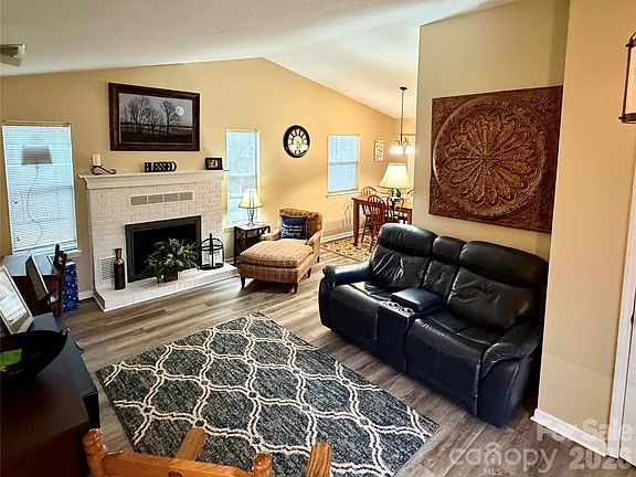 3rd image of 1674 Robins Nest Ct APT A