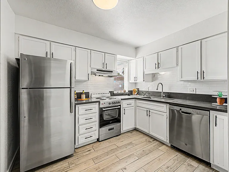 4250 N 27th St #4 — Photo 6
