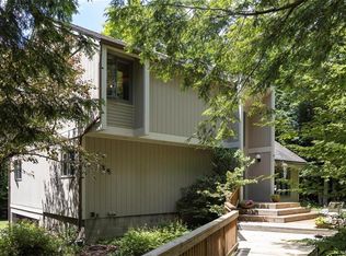 38 Woodstock Rd, Glenwood, NY
