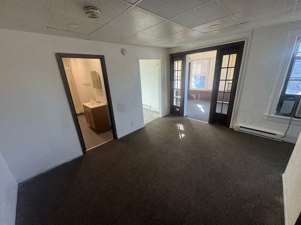 2112-2118 N Linn St #25