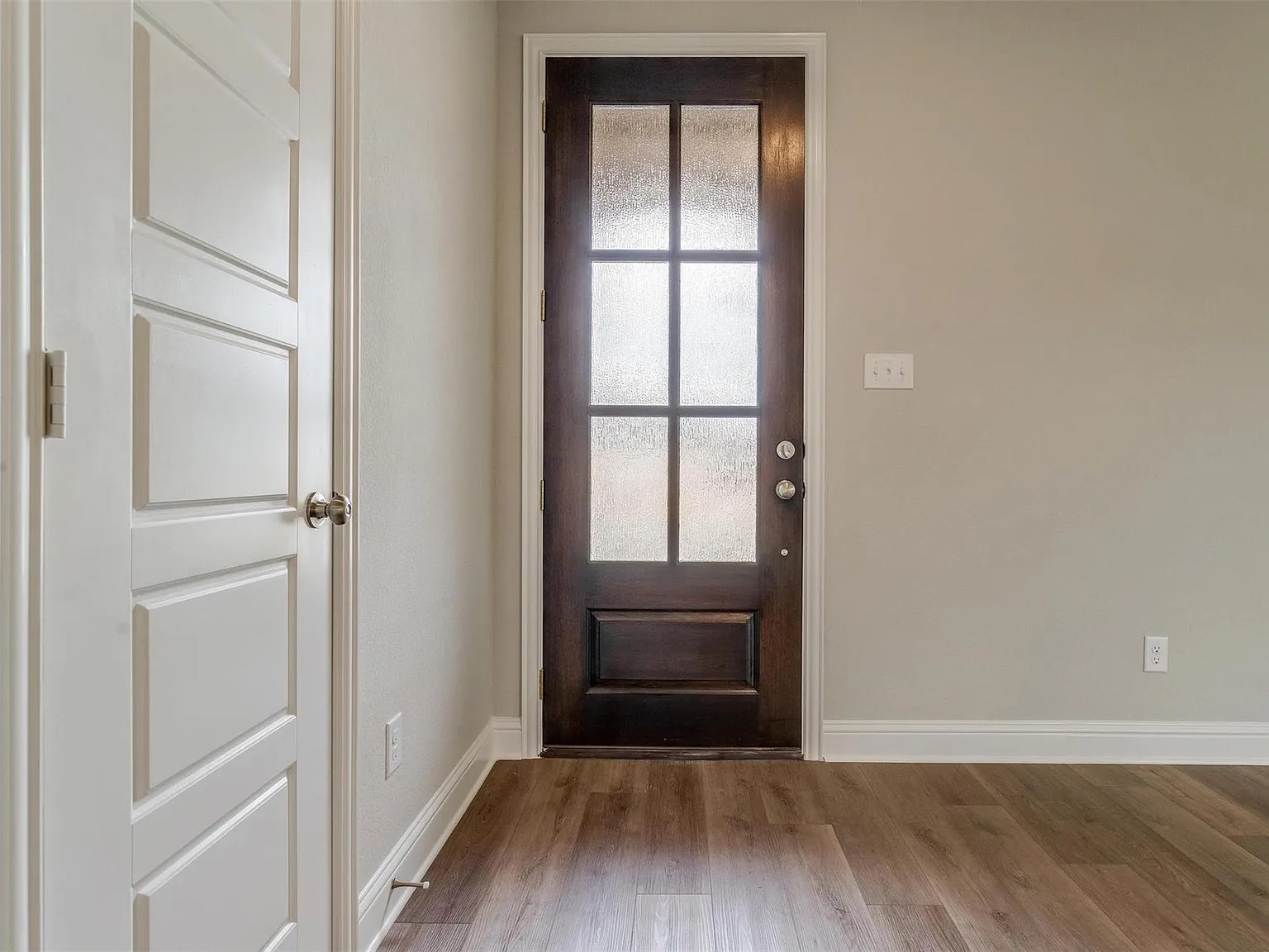 3 bed, 2.5 bath, 1667 sqft, $2,750 — Photo 2